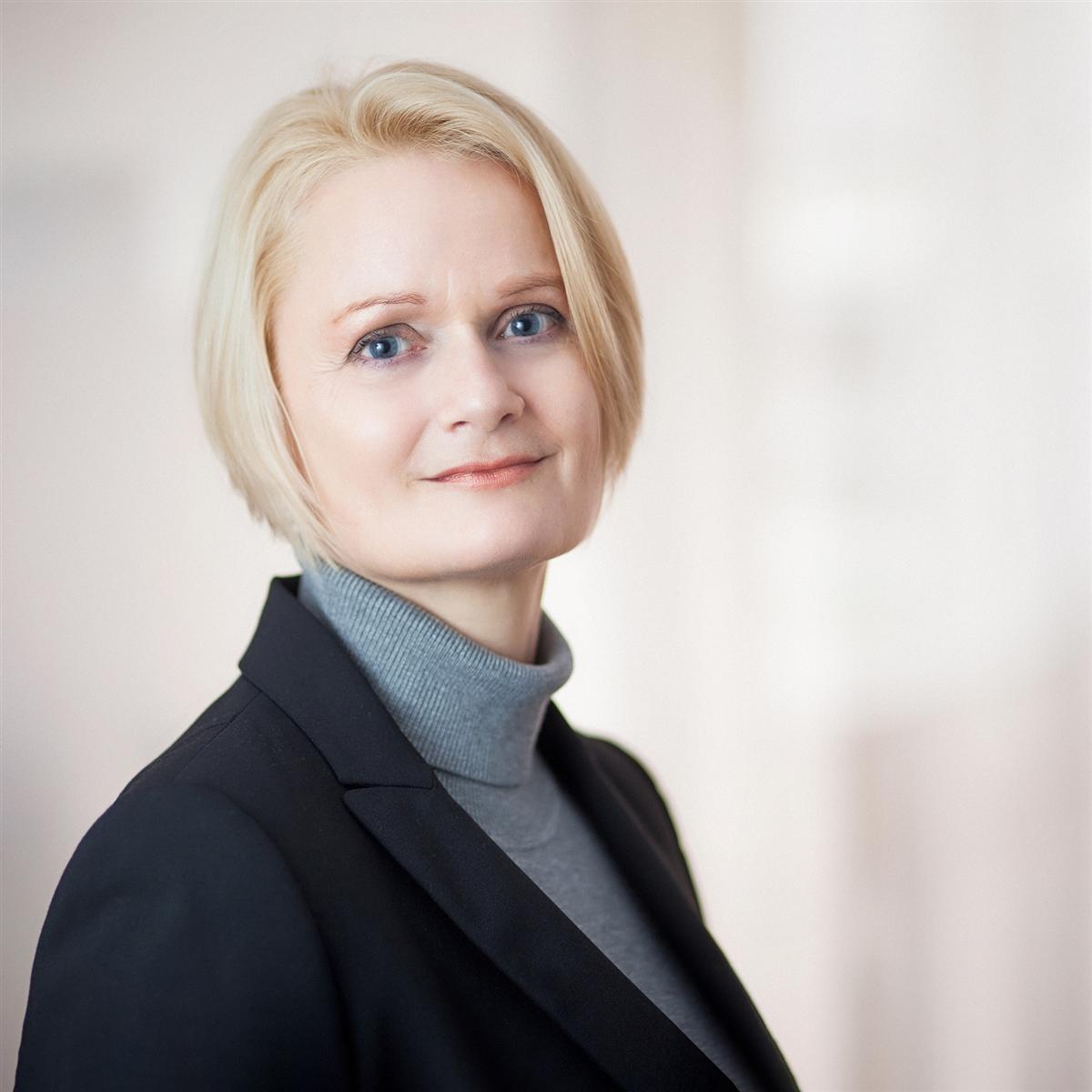 Iris Busch Image