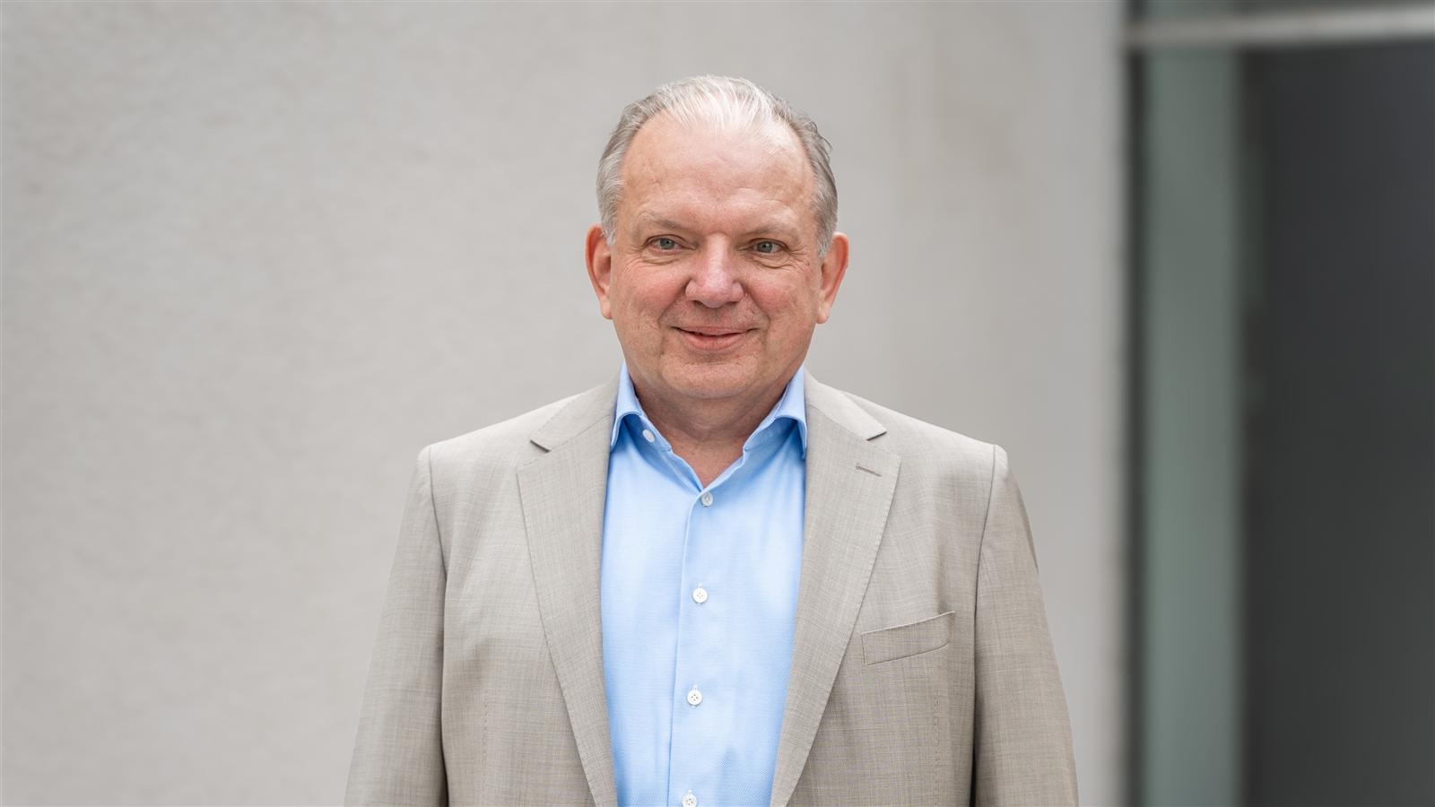 Investors - CDM Smith