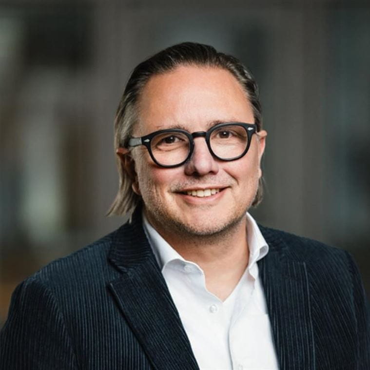 Headshot Michael Derix