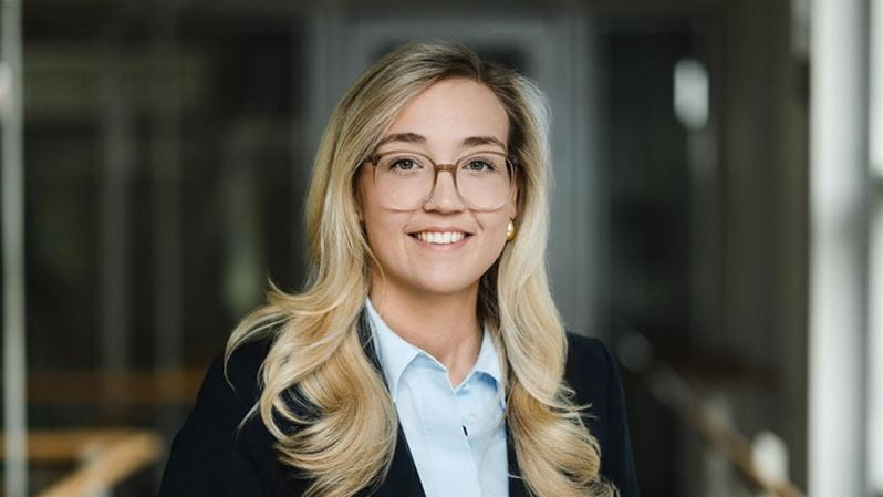 Headshot Jacqueline Heinen