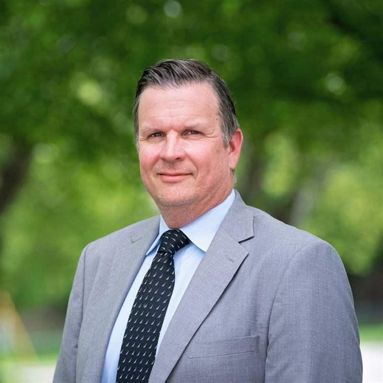 Headshot of Adam Simonsen