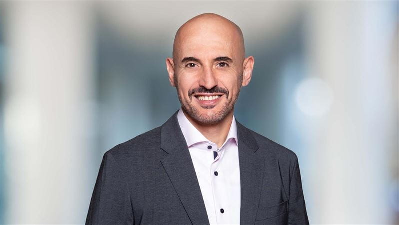 Ayman Elnaas Headshot