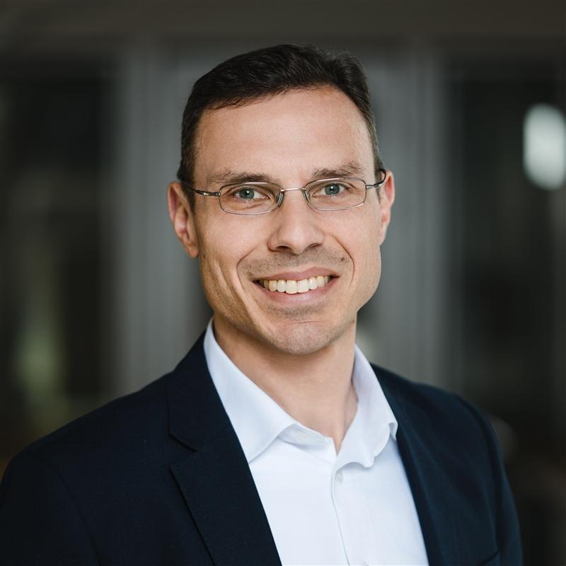 Headshot Ulrich Lange