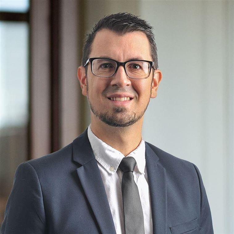 Irvin Lopez headshot