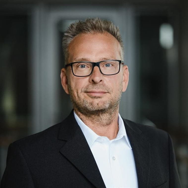 Headshot Ulrich Riep