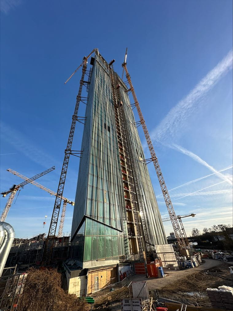 Estrel Tower Berlin Richtfest 2025