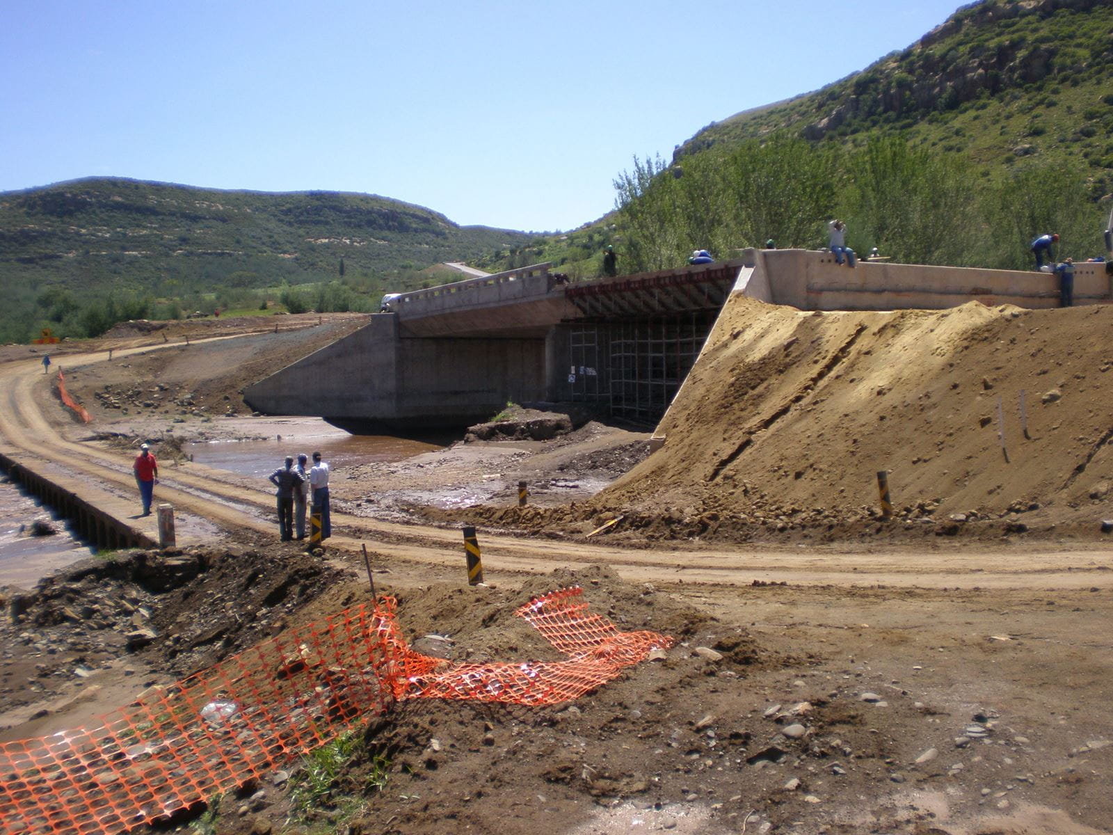 MCA Metolong Dam bridge construction