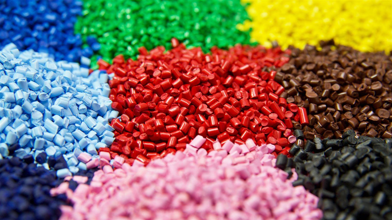 Multi colored plastic polymer granules