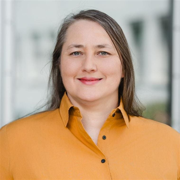 Katja Amstätter Headshot