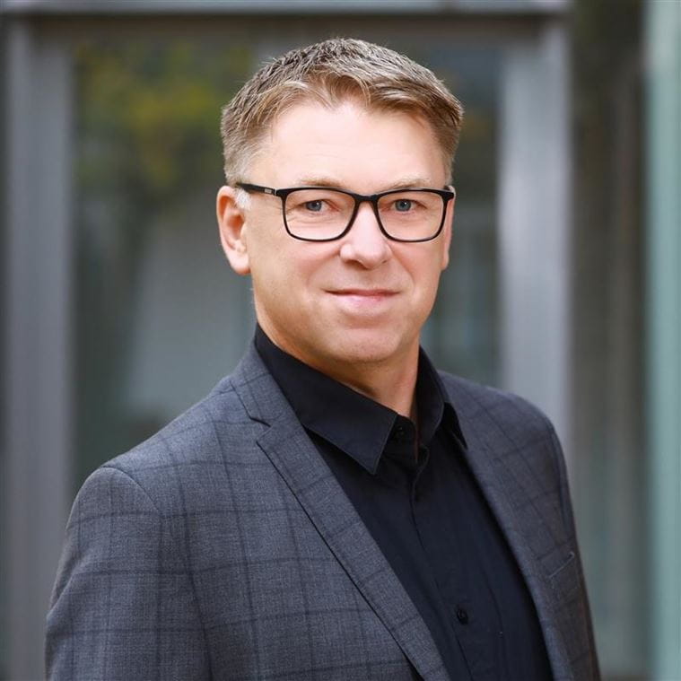 Georg Breitsprecher Headshot